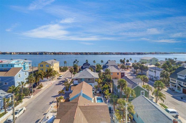 Image No.33-2 Bed Property for sale