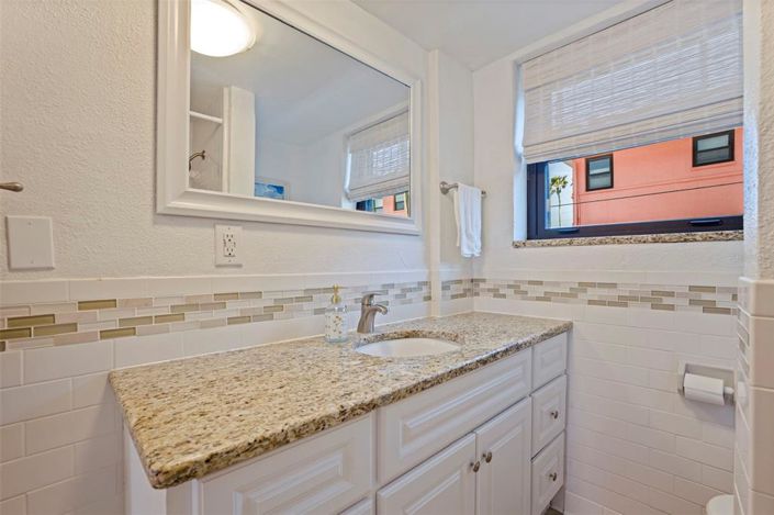 Image No.22-2 Bed Property for sale