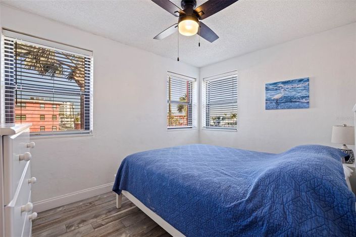 Image No.23-2 Bed Property for sale