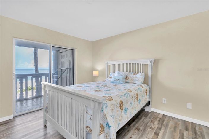 Image No.10-2 Bed Property for sale