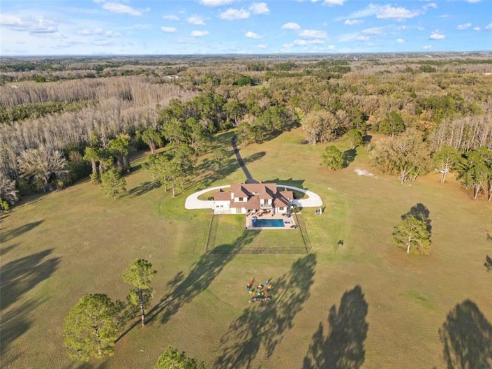 Image No.37-5 Bed Property for sale