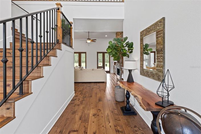 Image No.5-5 Bed Property for sale