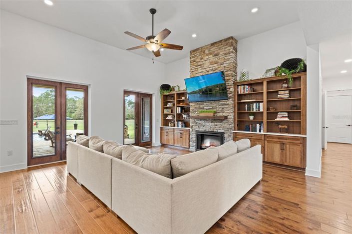 Image No.6-5 Bed Property for sale