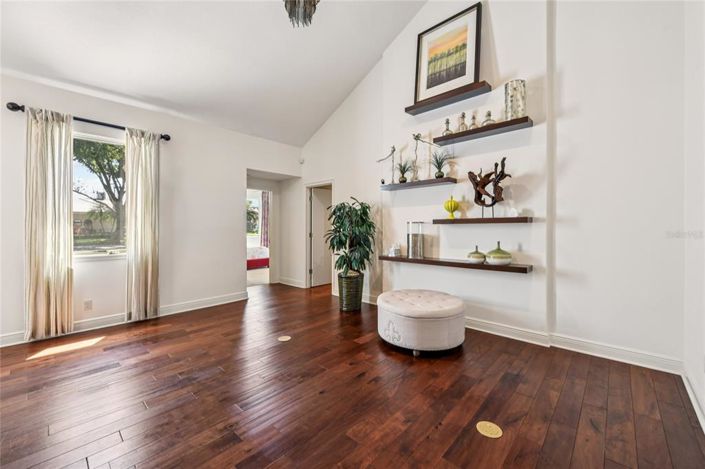 Image No.12-4 Bed Property for sale