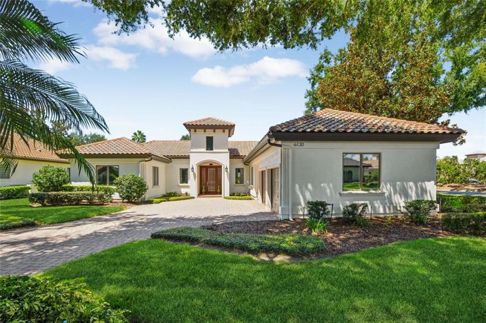 Image No.2-4 Bed Property for sale