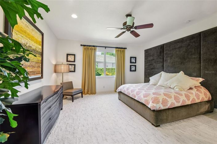 Image No.32-4 Bed Property for sale