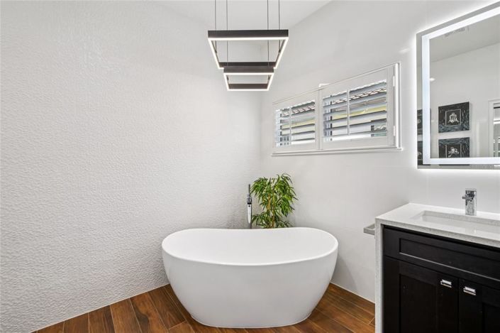 Image No.34-4 Bed Property for sale