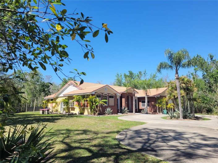 Image No.1-5 Bed Property for sale