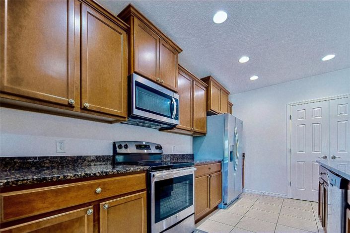 Image No.16-4 Bed Property for sale