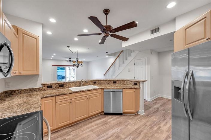 Image No.10-3 Bed Property for sale