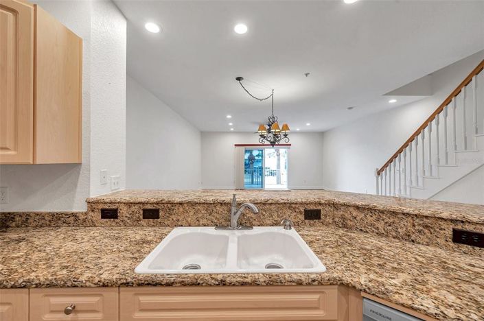 Image No.12-3 Bed Property for sale