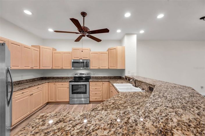 Image No.8-3 Bed Property for sale