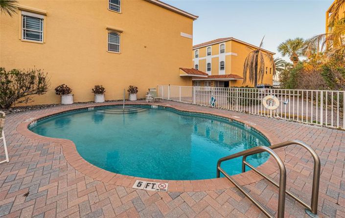 Image No.40-3 Bed Townhouse for sale