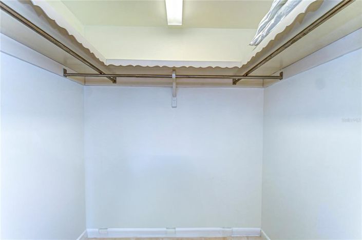 Image No.13-2 Bed Property for sale