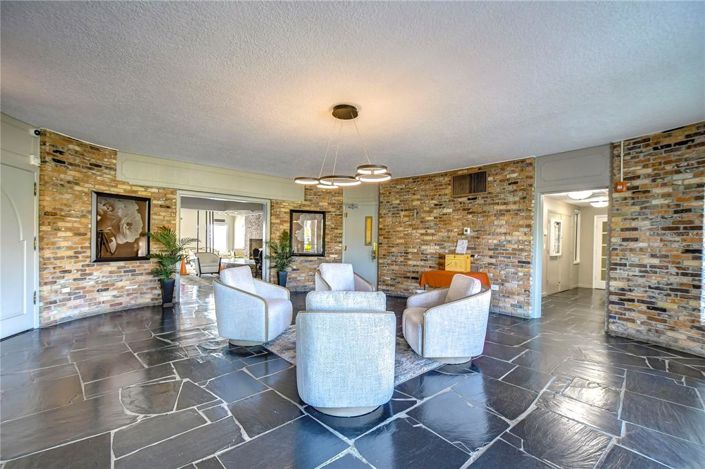 Image No.32-2 Bed Property for sale