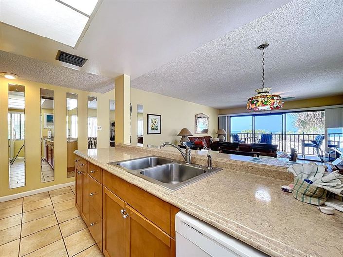 Image No.27-2 Bed Property for sale