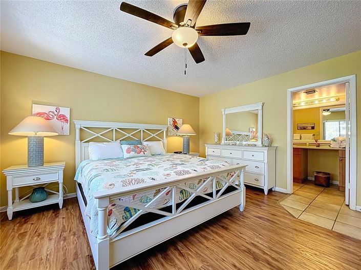 Image No.35-2 Bed Property for sale