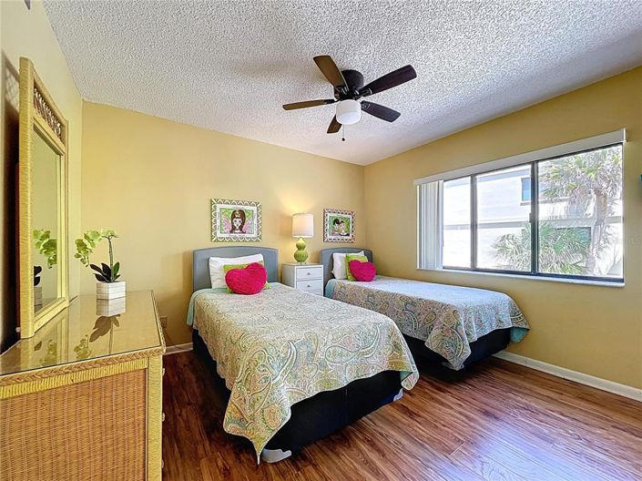 Image No.40-2 Bed Property for sale