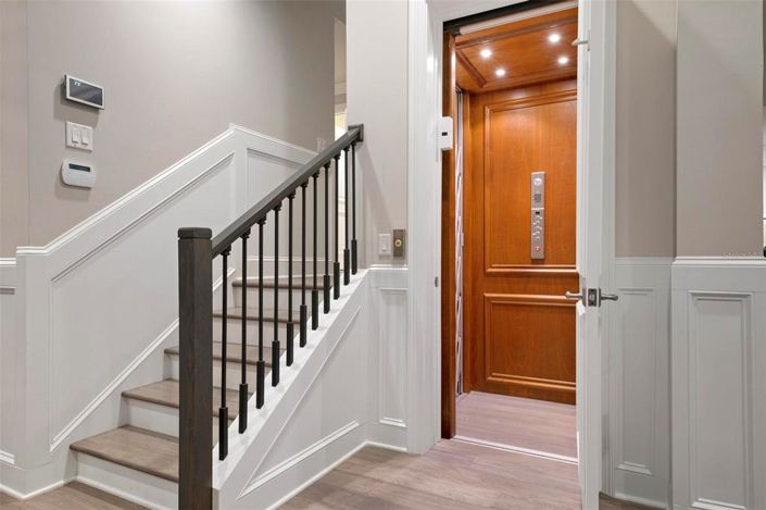 Image No.28-7 Bed Property for sale