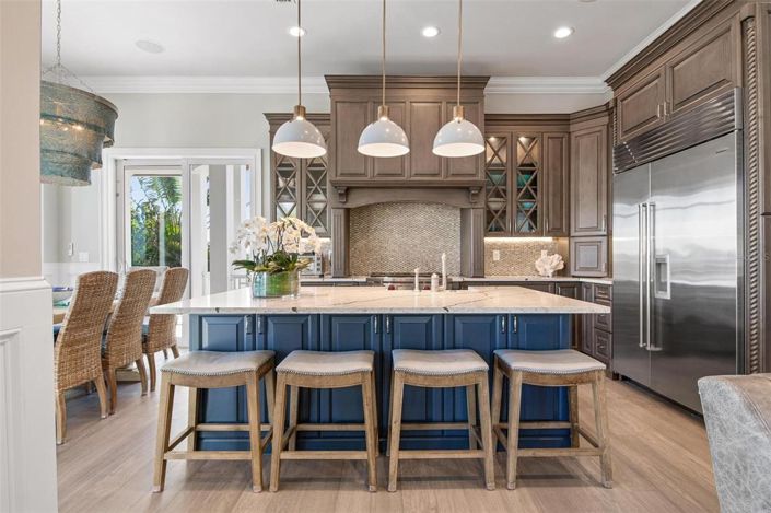 Image No.41-7 Bed Property for sale