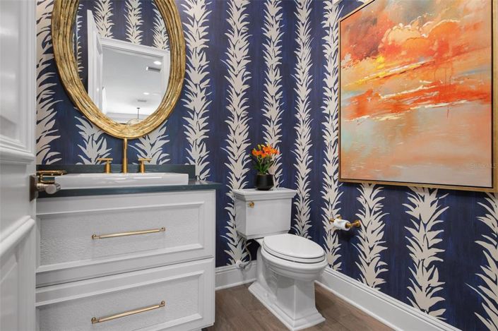 Image No.50-7 Bed Property for sale