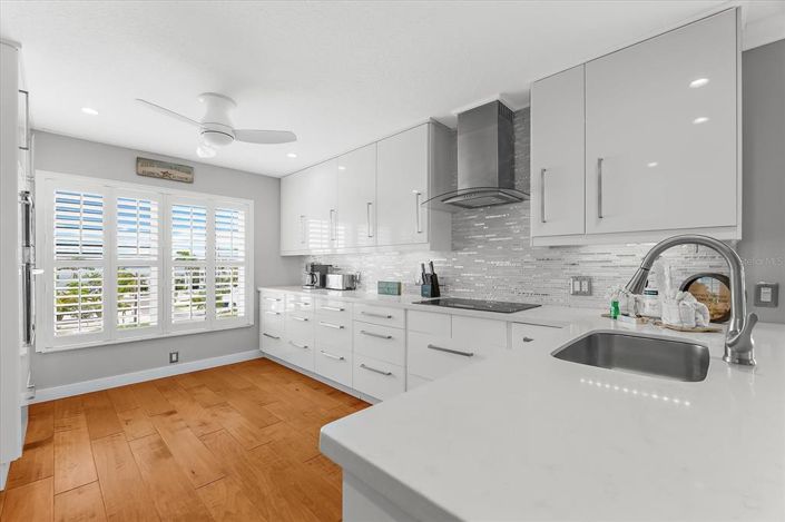 Image No.13-4 Bed Property for sale