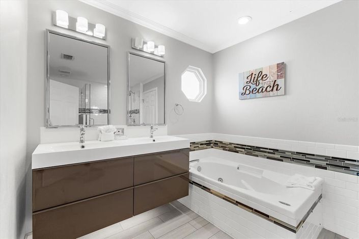 Image No.26-4 Bed Property for sale