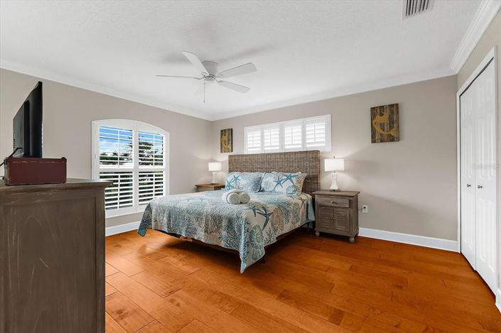 Image No.32-4 Bed Property for sale