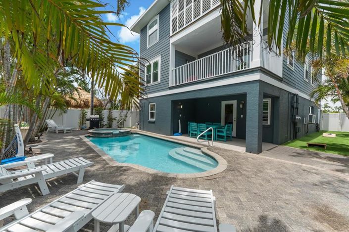 Image No.5-4 Bed Property for sale