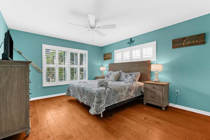 Image No.56-4 Bed Property for sale