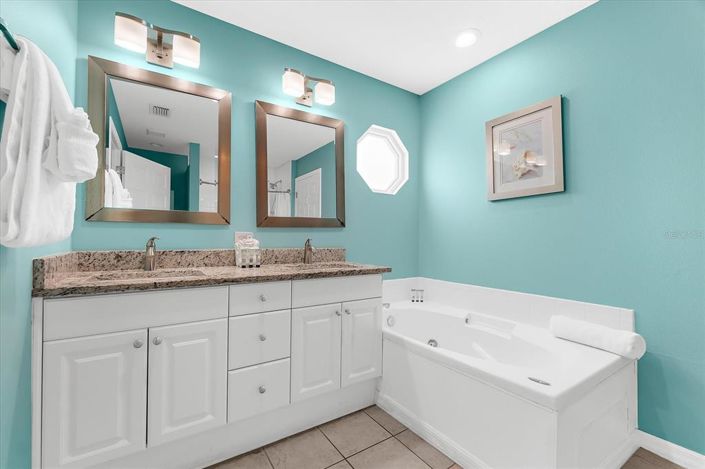 Image No.60-4 Bed Property for sale