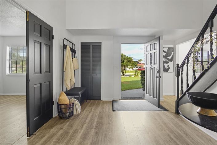 Image No.10-6 Bed Property for sale