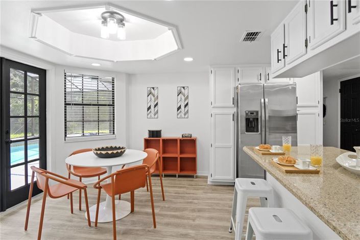 Image No.31-6 Bed Property for sale