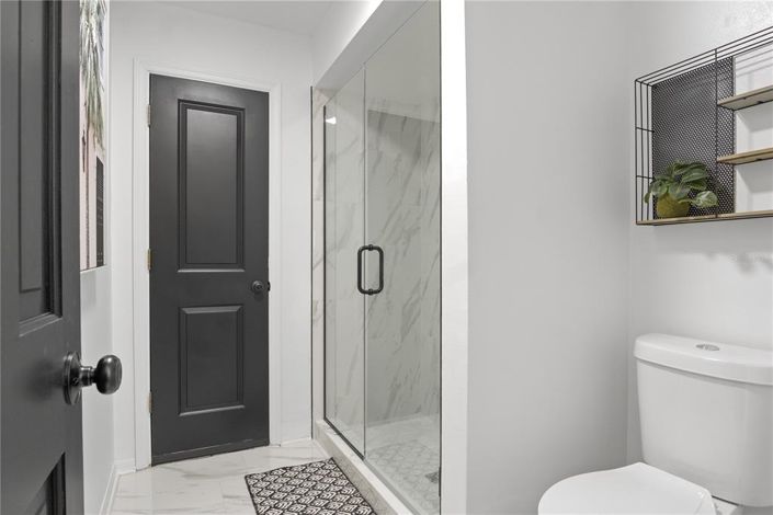 Image No.38-6 Bed Property for sale