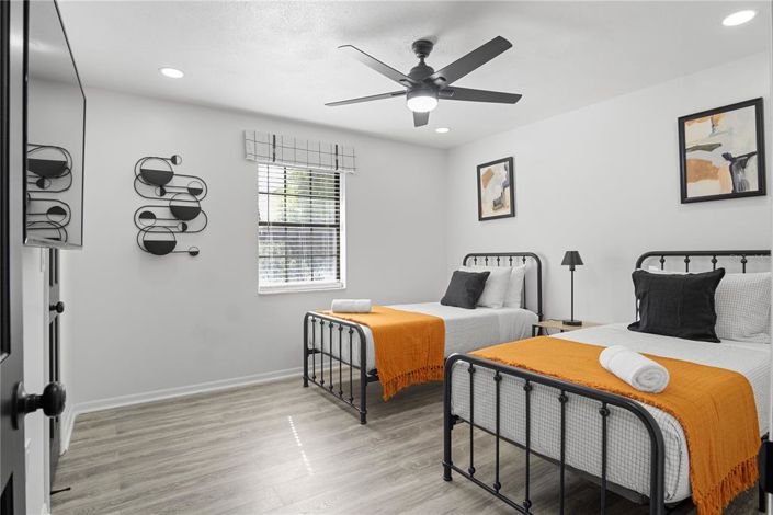 Image No.50-6 Bed Property for sale