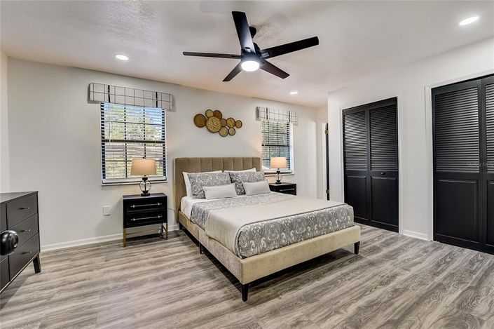 Image No.54-6 Bed Property for sale