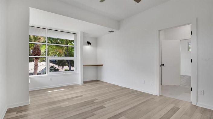 Image No.40-5 Bed Property for sale