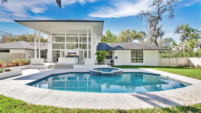 Image No.43-5 Bed Property for sale