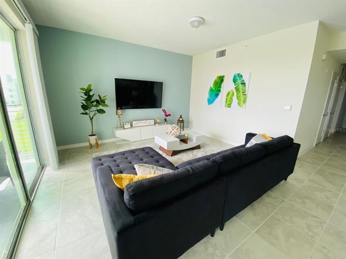 Image No.11-2 Bed Property for sale