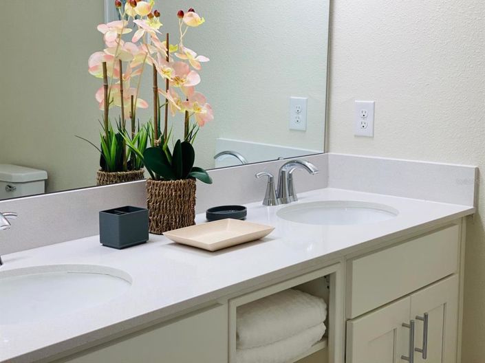 Image No.18-2 Bed Property for sale