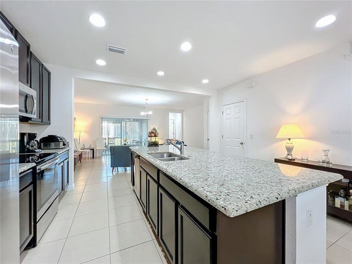 Image No.8-3 Bed Townhouse for sale