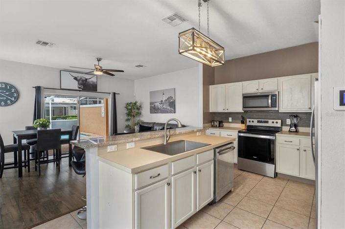 Image No.21-3 Bed Townhouse for sale