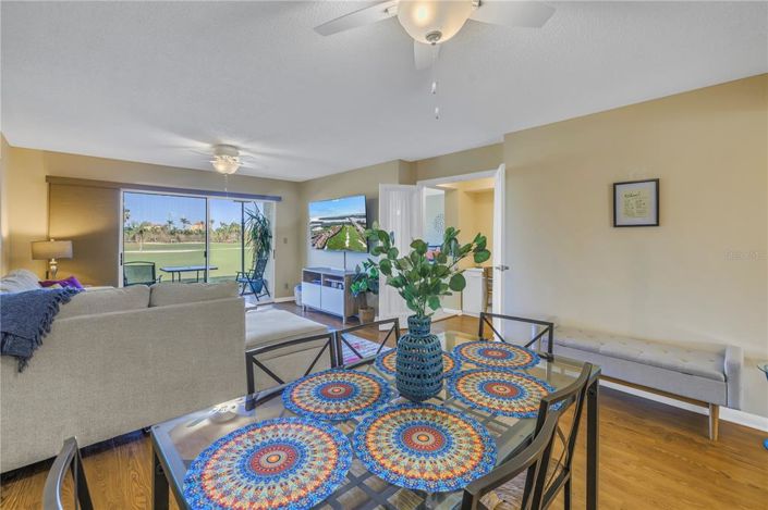 Image No.10-2 Bed Property for sale