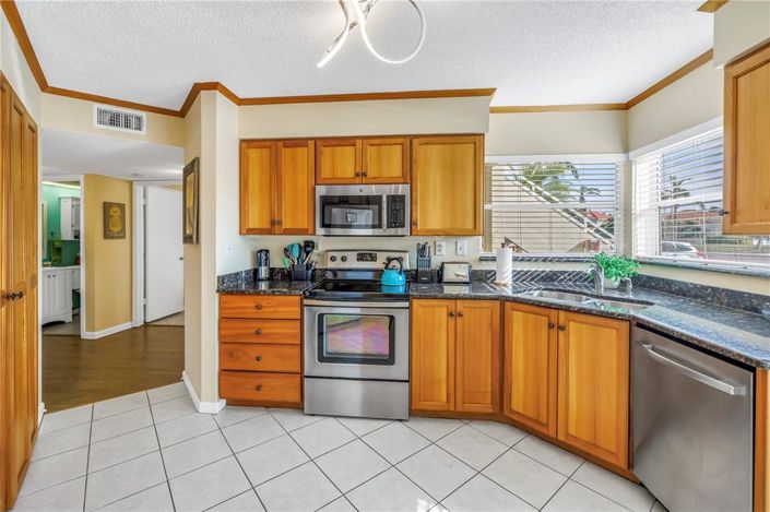 Image No.13-2 Bed Property for sale