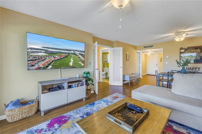 Image No.8-2 Bed Property for sale