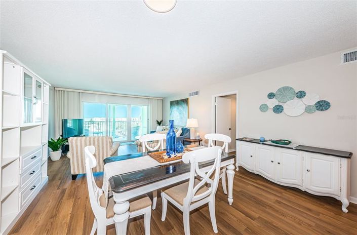 Image No.10-2 Bed Property for sale