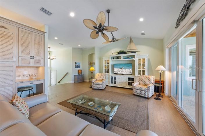 Image No.11-3 Bed Property for sale