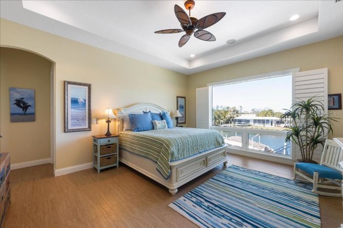 Image No.17-3 Bed Property for sale