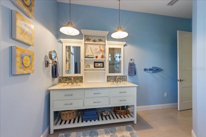 Image No.19-3 Bed Property for sale