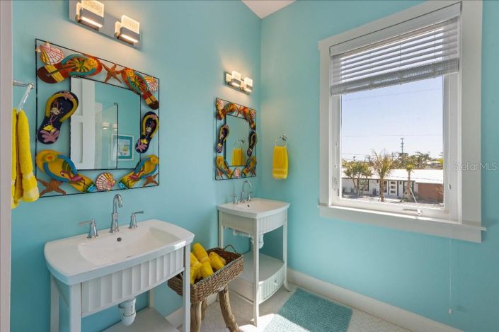 Image No.22-3 Bed Property for sale